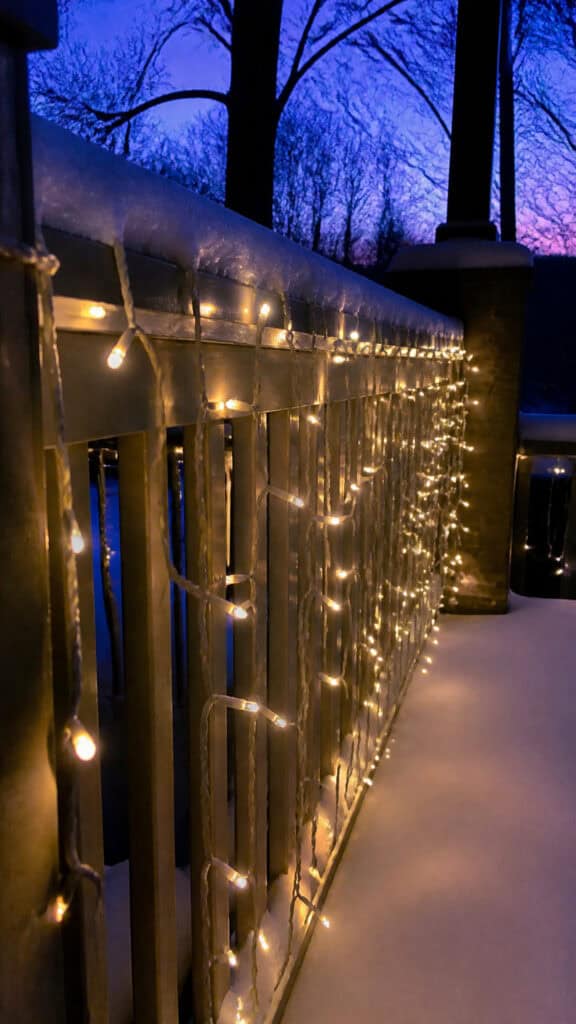 Lighted Icicle Displays