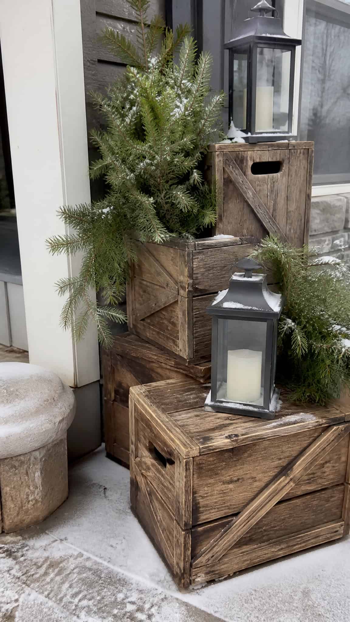 Rustic Winter Porch Decor for a Warm and Welcoming Home