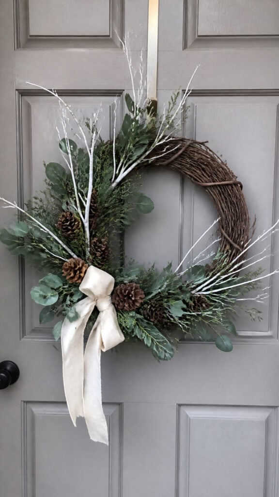 Design a Simple Winter Wreath