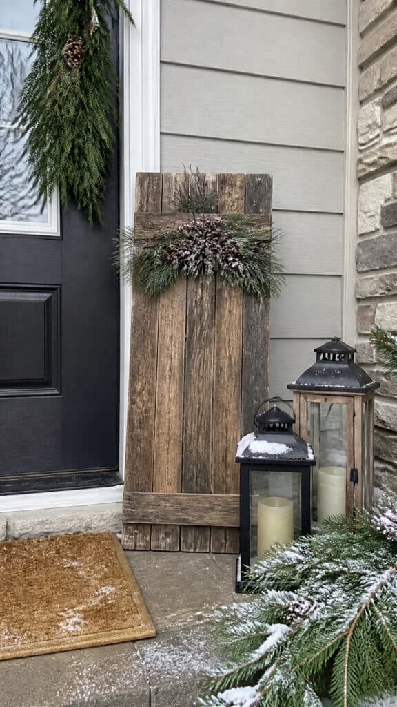 Decorative Winter Signs and Artwork